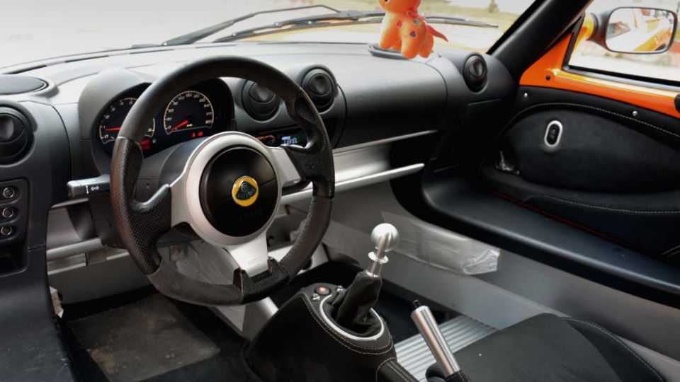 کابین و امکانات لوتوس الیزه 220 کاپ